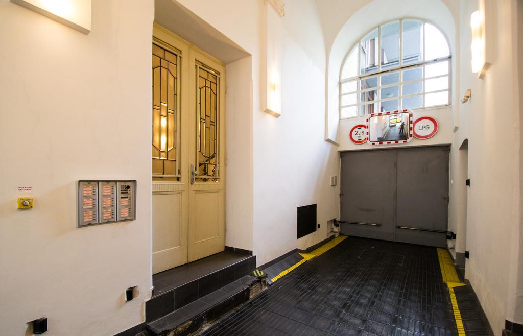 National Museum Apartment By Ruterra Prag Exteriör bild